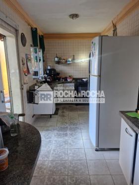 CASA RESINDECIAL + PONTO COMERCIAL - BAIRRO MARQUES