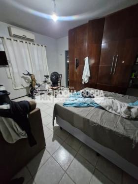 CASA RESINDECIAL + PONTO COMERCIAL - BAIRRO MARQUES
