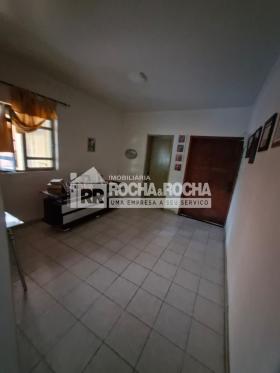 CASA RESINDECIAL + PONTO COMERCIAL - BAIRRO MARQUES