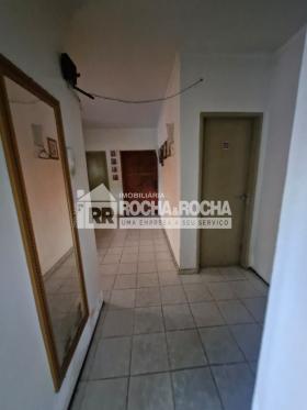 CASA RESINDECIAL + PONTO COMERCIAL - BAIRRO MARQUES