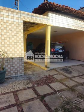 CASA RESINDECIAL + PONTO COMERCIAL - BAIRRO MARQUES