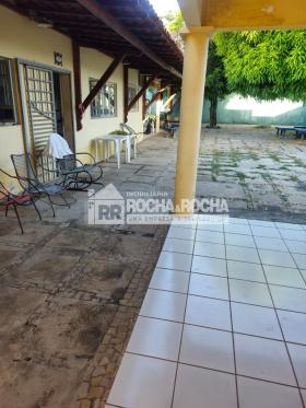 CASA RESINDECIAL + PONTO COMERCIAL - BAIRRO MARQUES